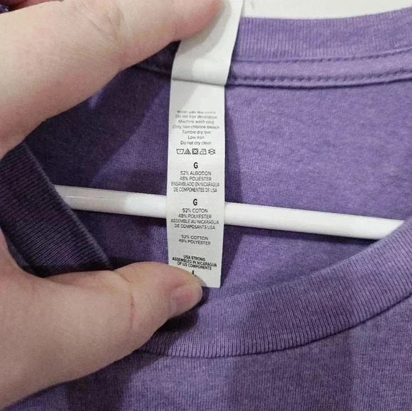 Mama frozen graphic tee! - Picture 3 of 5